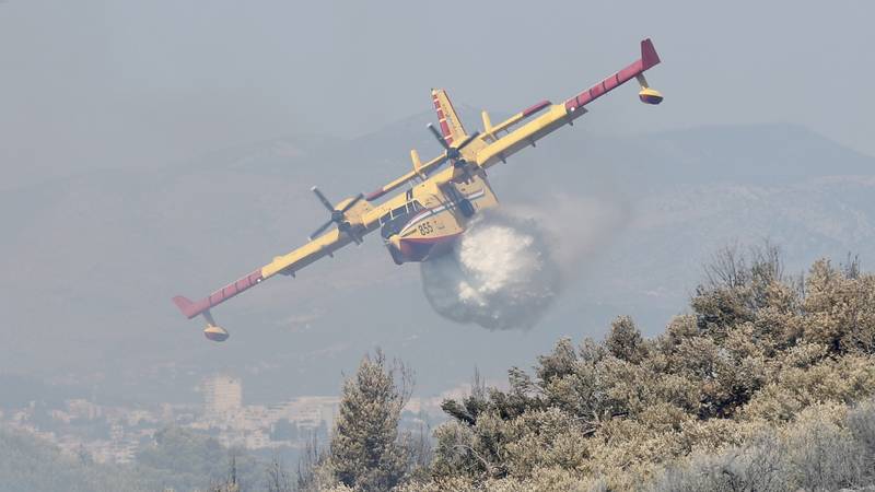 Crna Gora na rubu katastrofe: Plamen guta sve pred sobom, vatrogasci očajni, stiže pomoć…