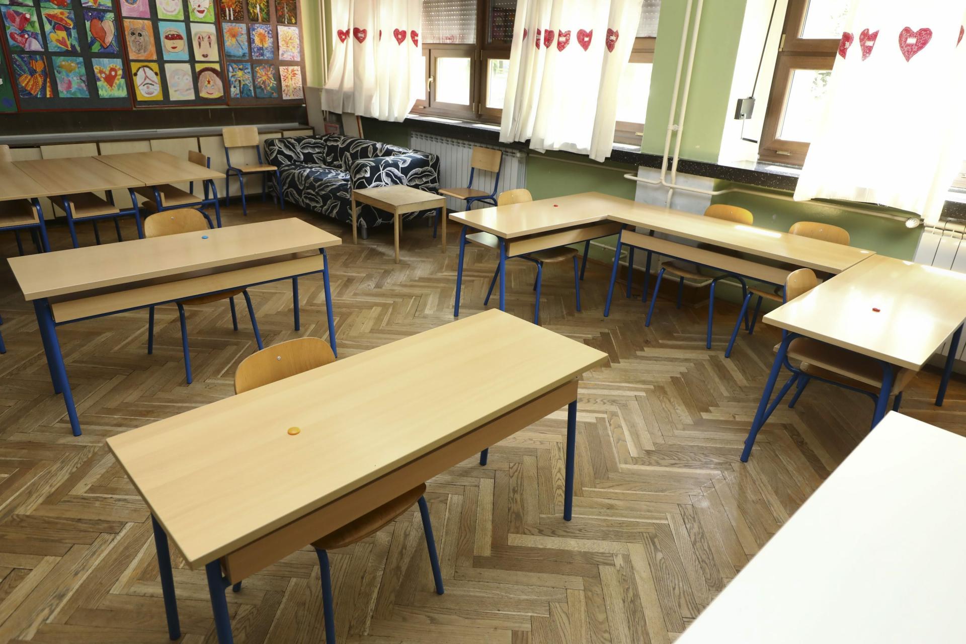 Iz Ministarstva obrazovanja objavili kolike su plaće u prosvjeti isplaćene za lipanj