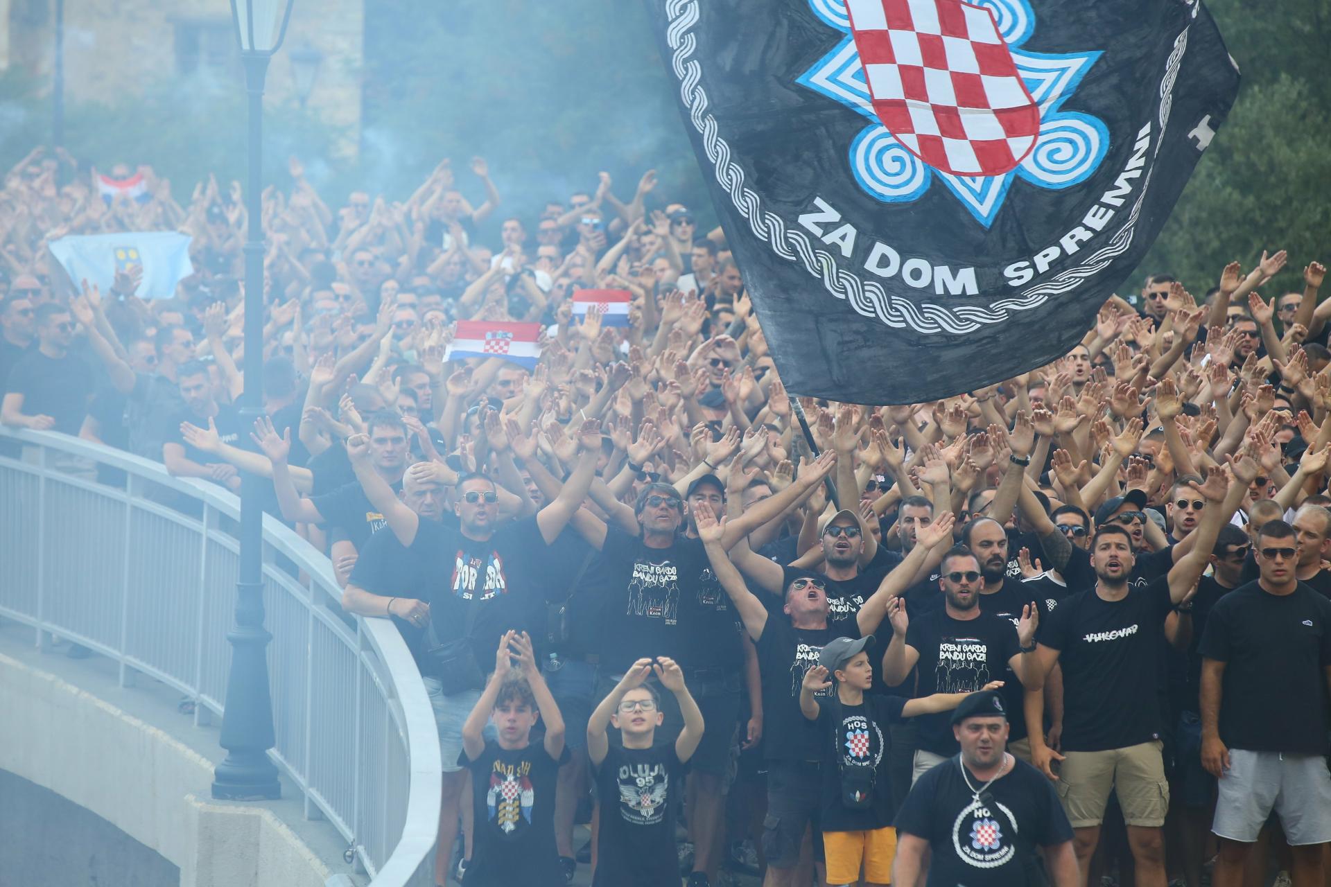 Veteranske udruge prozvale navijačke grupe: ‘Hrvatskoj slobodu nije donio ustaški pokret. HOS-ova uloga se prenaglašava‘