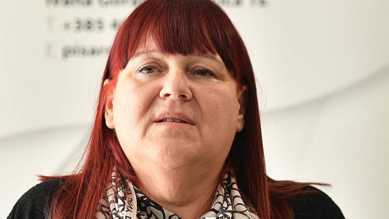 Šefica Hitne koja kaže i laže da hitnjaci ne žele beneficirani staž ima 4000 eura plaću, kuće…