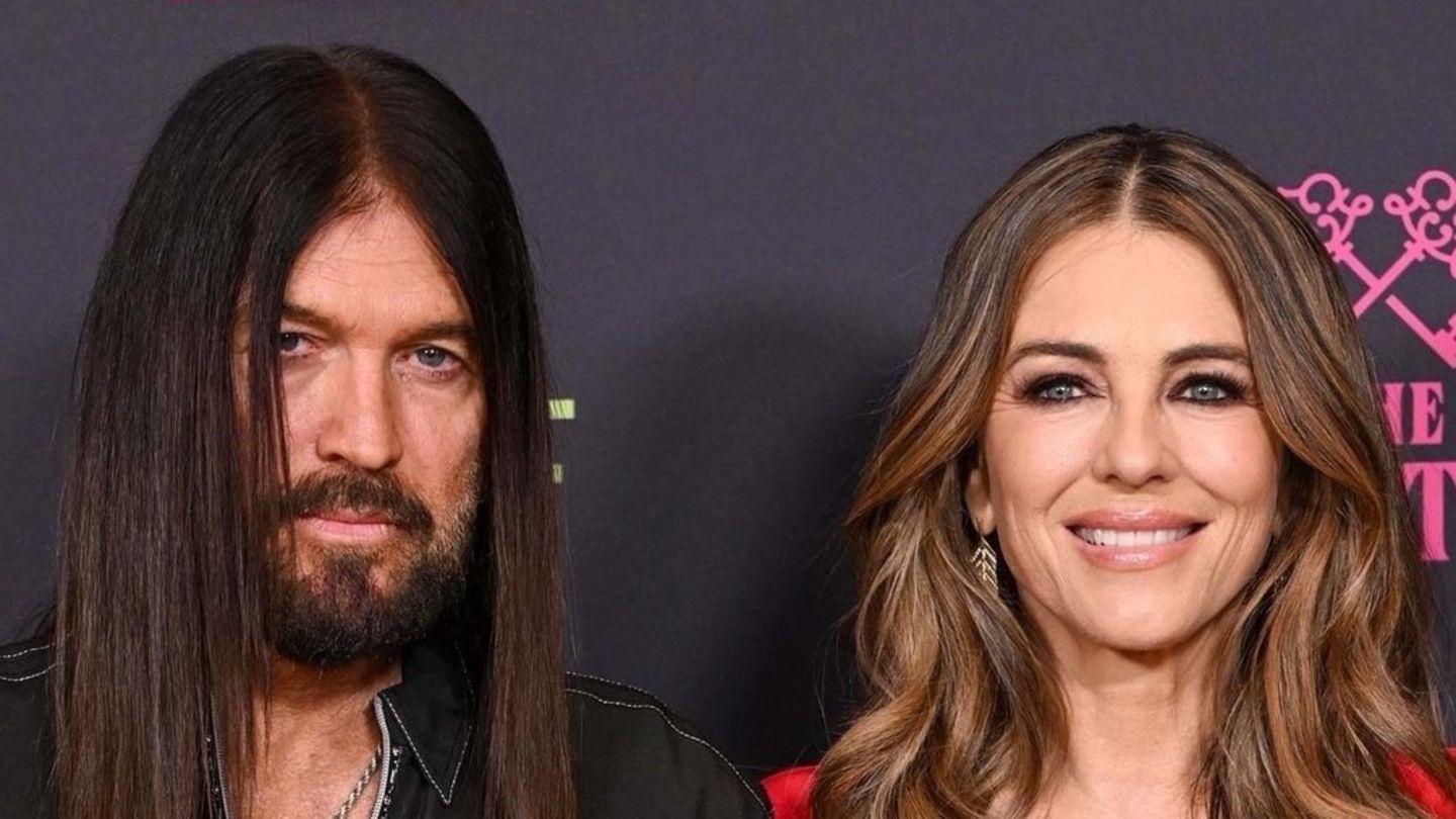 Billy Ray Cyrus: Donosi gitaru Liz Hurley