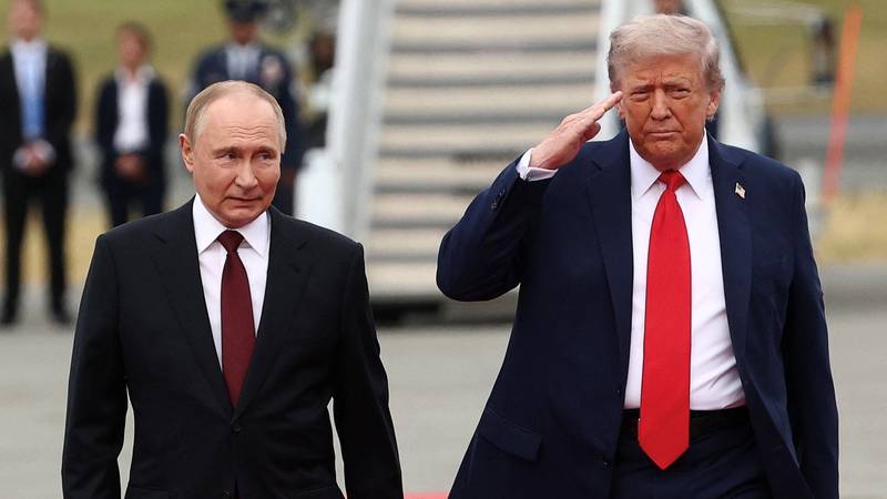 Nevjerojatno! U hotelu pronašli povjerljive dokumente o samitu Trump-Putin?! Ostali u printeru