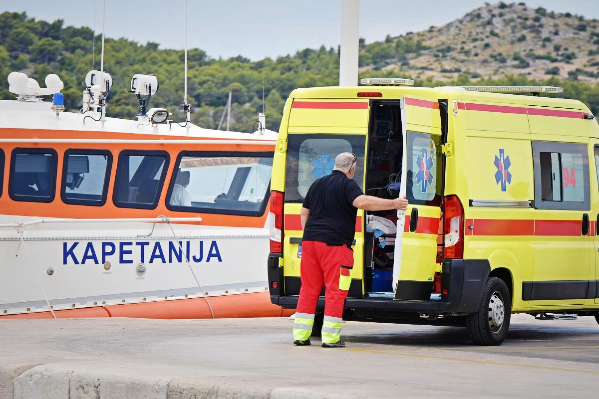 HUBOL traži beneficirani radni staž za djelatnike Hitne. Ministarstvo: Radimo na tome