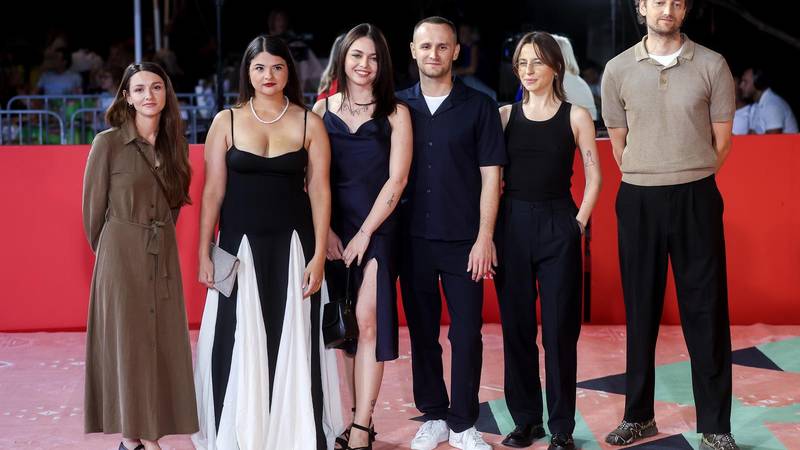 FOTO Elegantne, ali i ležerne kombinacije: Evo što su zvijezde odabrale za crveni tepih SFF-a