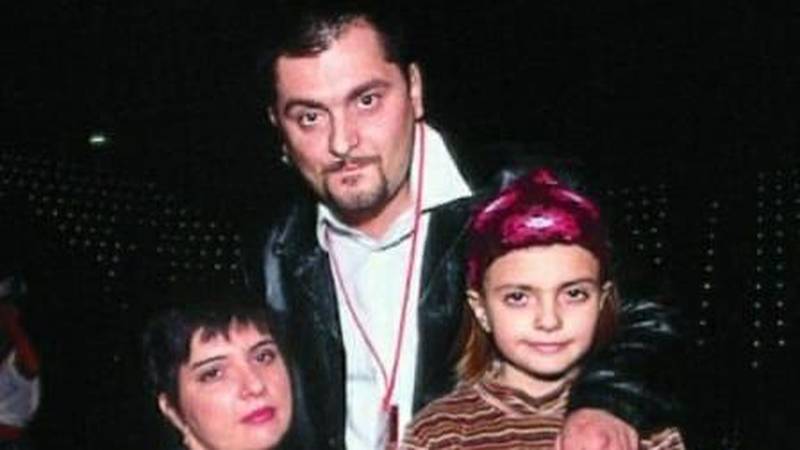 Ella Dvornik emotivno o ocu: ‘I dalje živi u pričama. Šalimo se da je u biti živio stotine života’