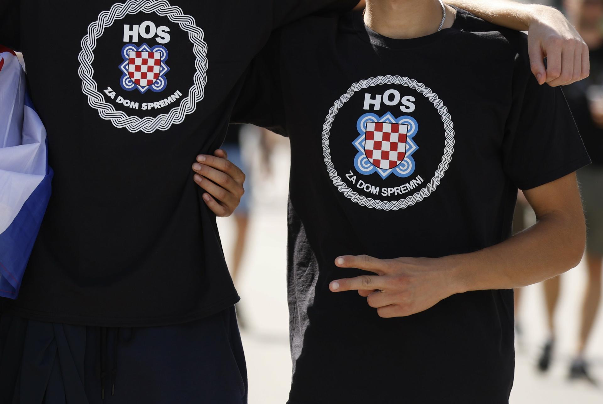 Sutkinja Batarelo oslobodila mladića koji u kameru viče ‘Za dom spremni‘. U presudi se divi koncertu, spominje radost…