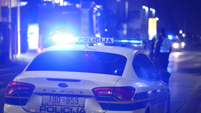 Užas kod Novog Marofa: Majka pokušala sjekirom usmritit sina na spavanju. Teško je ozlijeđen