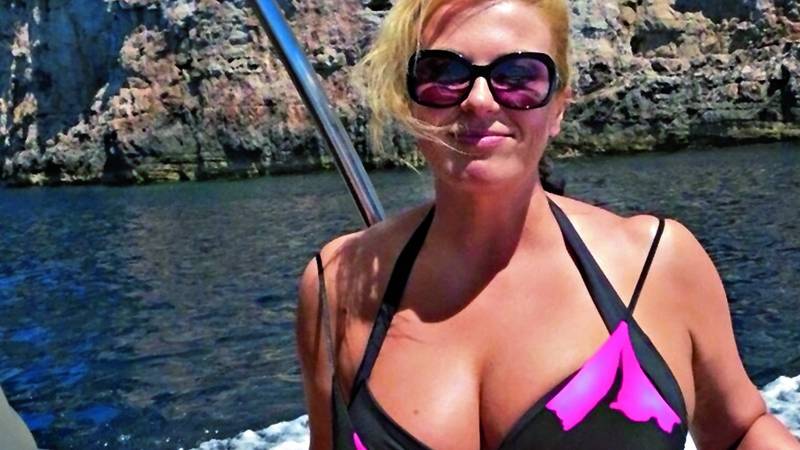 Kolinda pokazala vitku liniju u zelenoj haljini. Otkrila i tajnu dijete. Evo kako se mijenjala