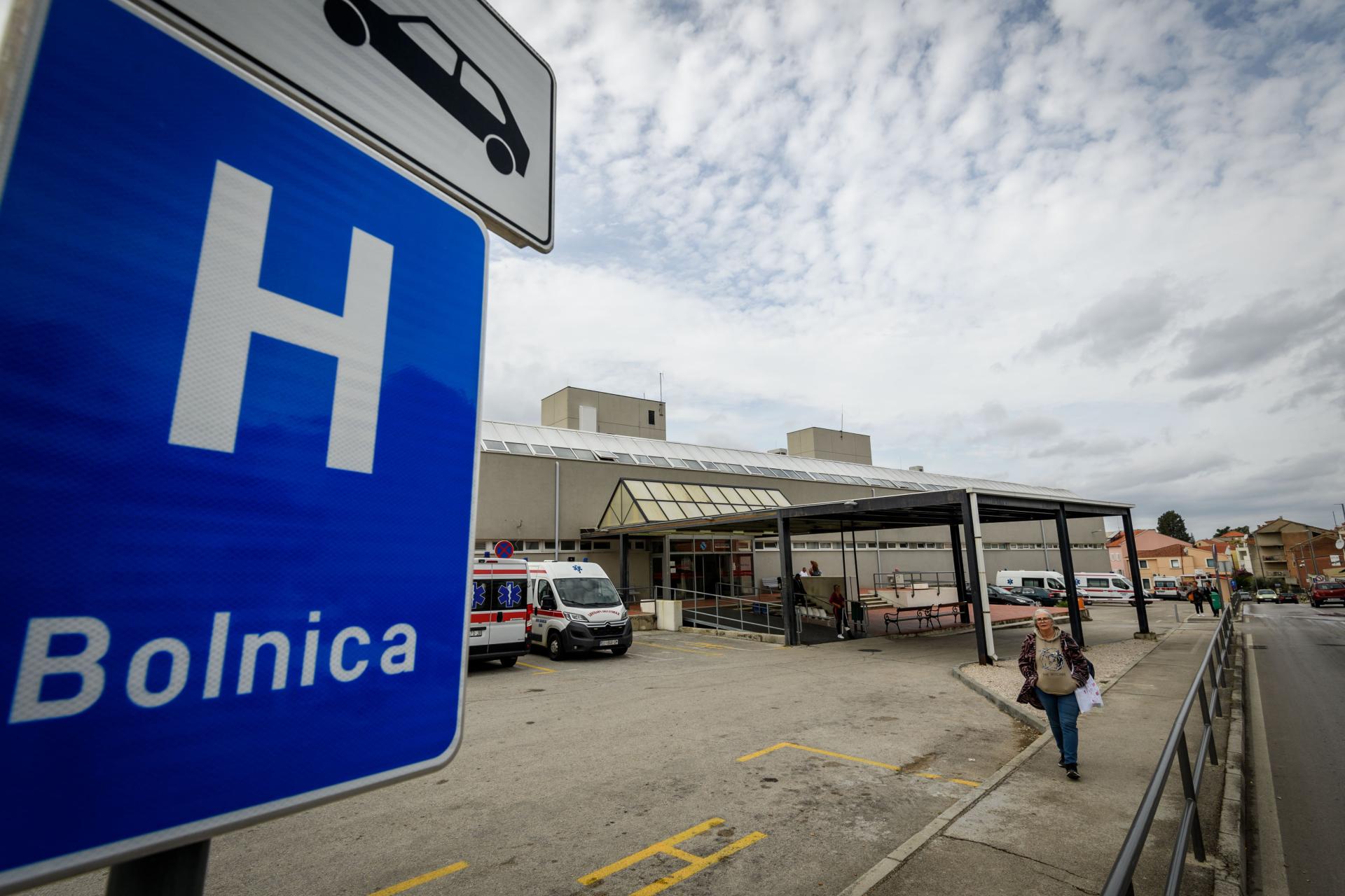 Prometna nesreća u Šibeniku: Mlada biciklistica s teškim ozljedama završila u bolnici