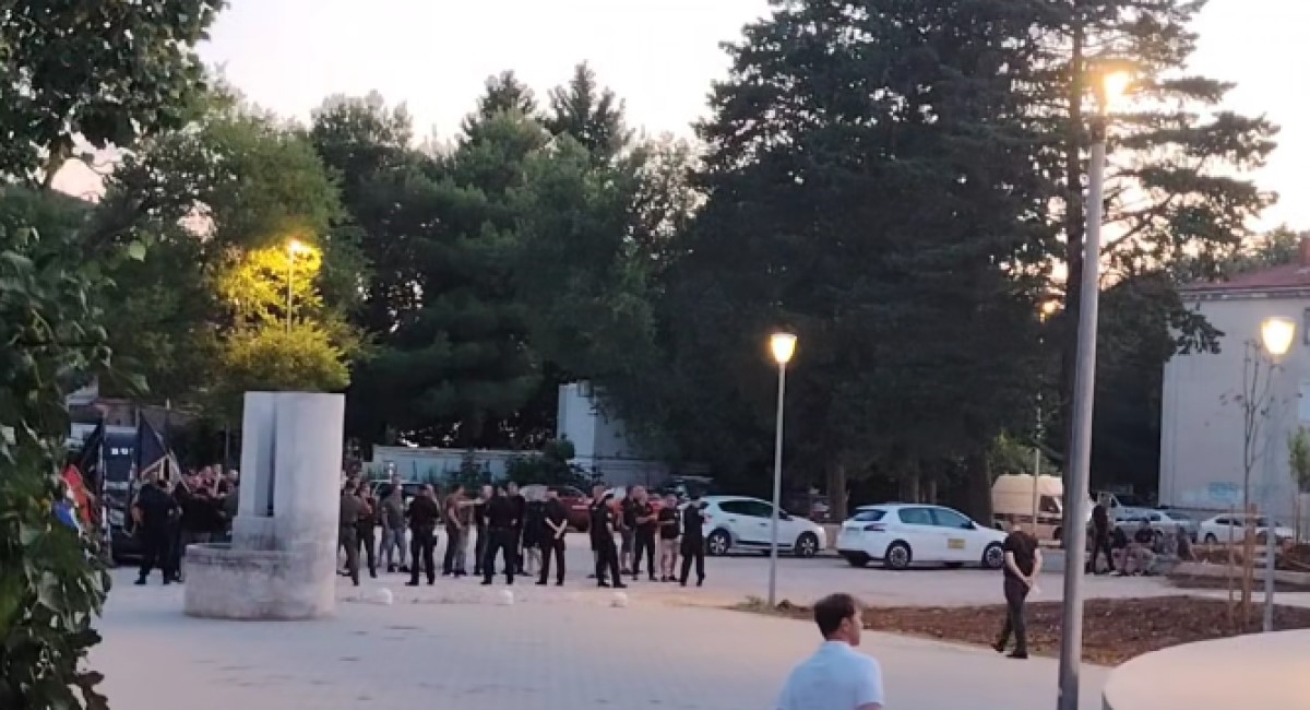 Otkazana predstava u Benkovcu. Organizatorica: Branitelji su prosvjedovali