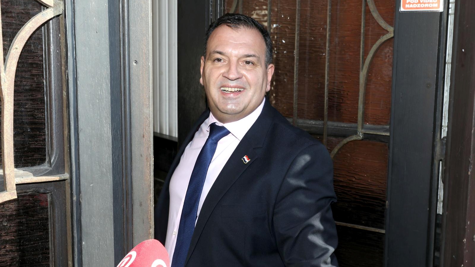 Vlada usred ljeta promijenila zakon i pomogla Berošu