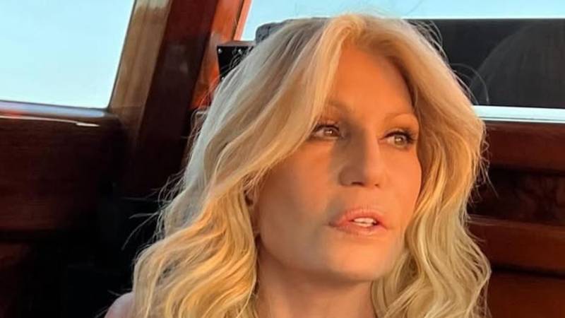 Jesu li botoks i fileri prošlost ili je sve stvar dobrog svjetla? Donatella iznenadila izgledom