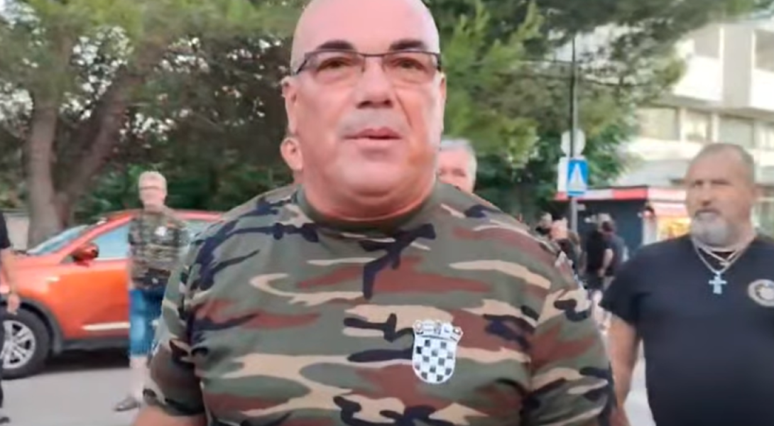 Gendina kćer nije suspendirana zbog Thompsonovog stiha, kako on tvrdi, nego jer je crtala „ušato U“. Ovo morate pročitati…