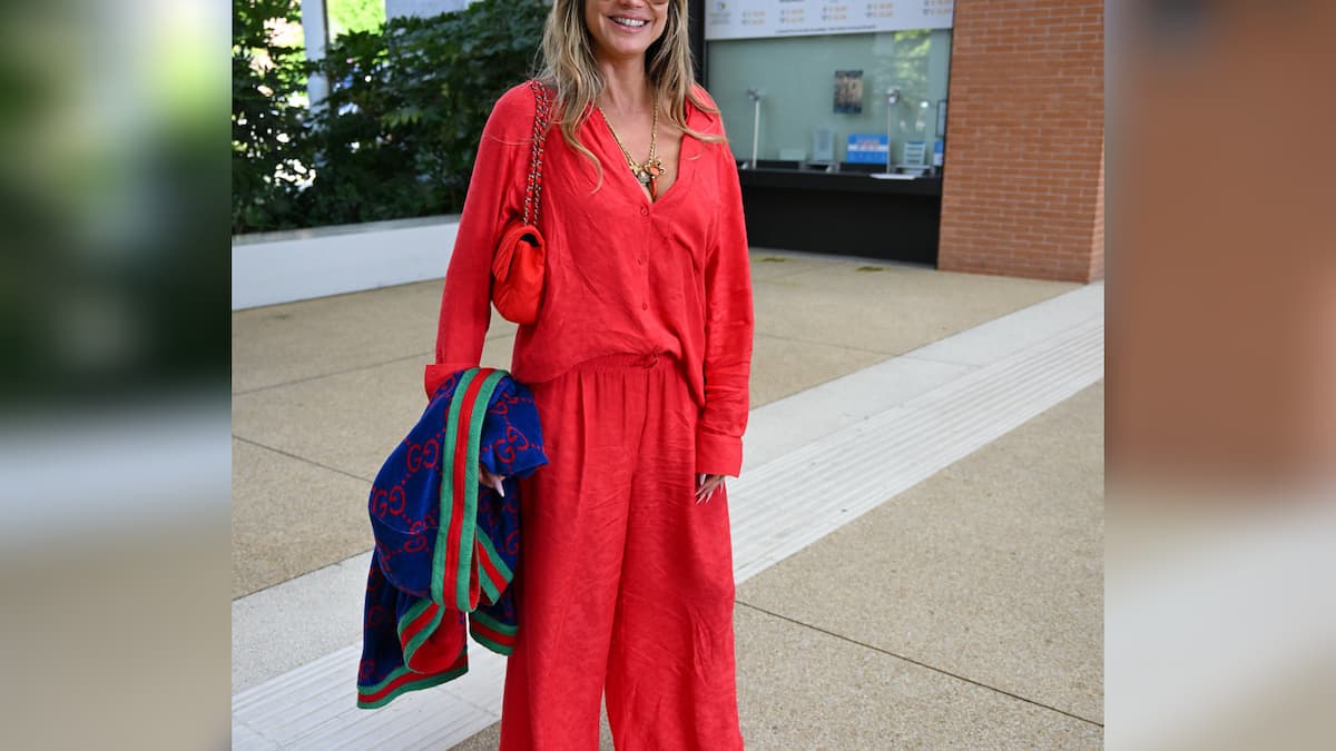 Heidi Klum nadahnjuje crveni potpuni izgled u Veneciji