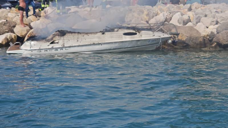 Planuo gliser u Crikvenici: ‘Gusti crni dim se širio, ljudi su odmah skočili u more. Stigli vatrogasci’