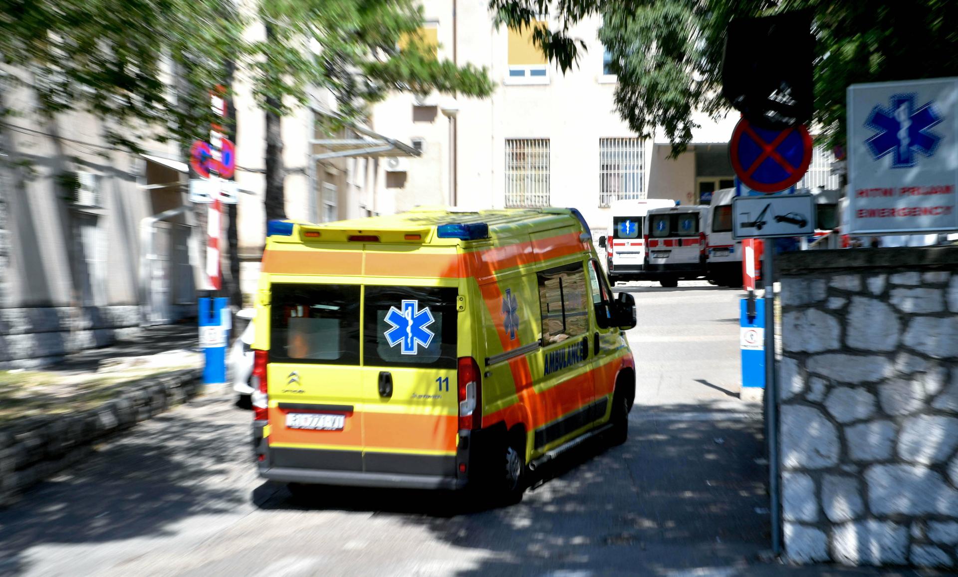Vozačica autmobila skrivila prometnu nesreću u centru grada. U bolnici ostao motociklist koji je upravljao pijan