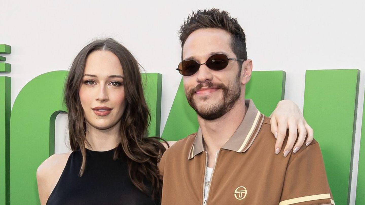 Pete Davidson: Djevojka pokazuje rastuće bebe kvrga