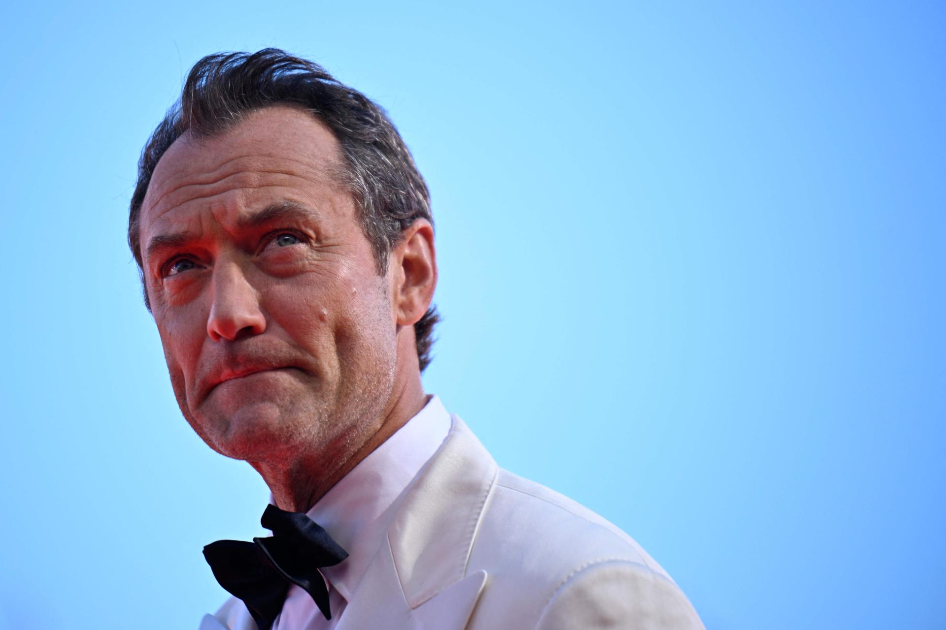 Jude Law iz Venecije poručuje: ‘Zatvorio sam se u mišju rupu zbog Putina, ali ne bojim ga se!‘