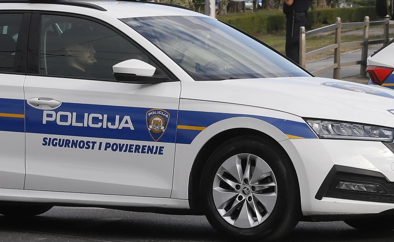 U Tisnom poginuo strani državljanin (22), njegovo beživotno tijelo nađeno ispred hotela