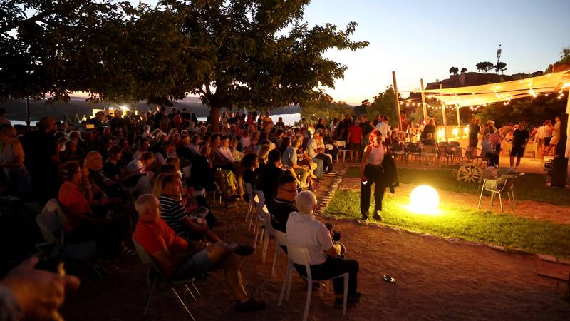 FOTO Festival FALIŠ otvorili bez incidenata u Šibeniku. Ogroman pljesak dobili brojni policajci