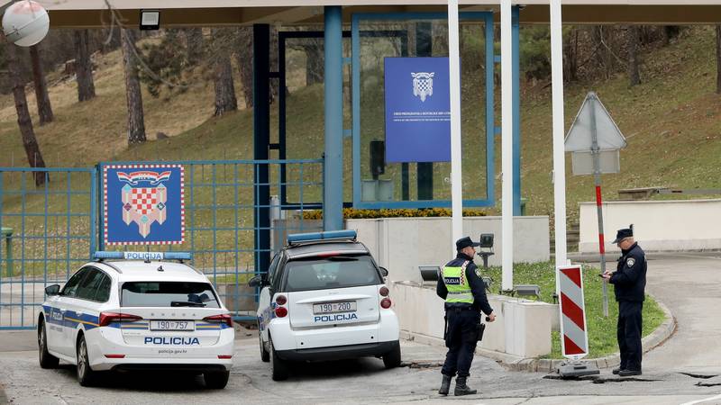 Bivšem brigadiru koji je prijetio bombom Milanoviću  pronašli su automatsku pušku i streljivo!