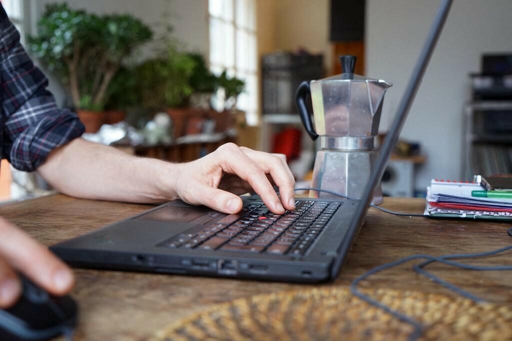 Noćas propala piramidalna shema, tisuće Hrvata ostale bez svog novca. Uplaćivalo se minimalno tisuću eura…