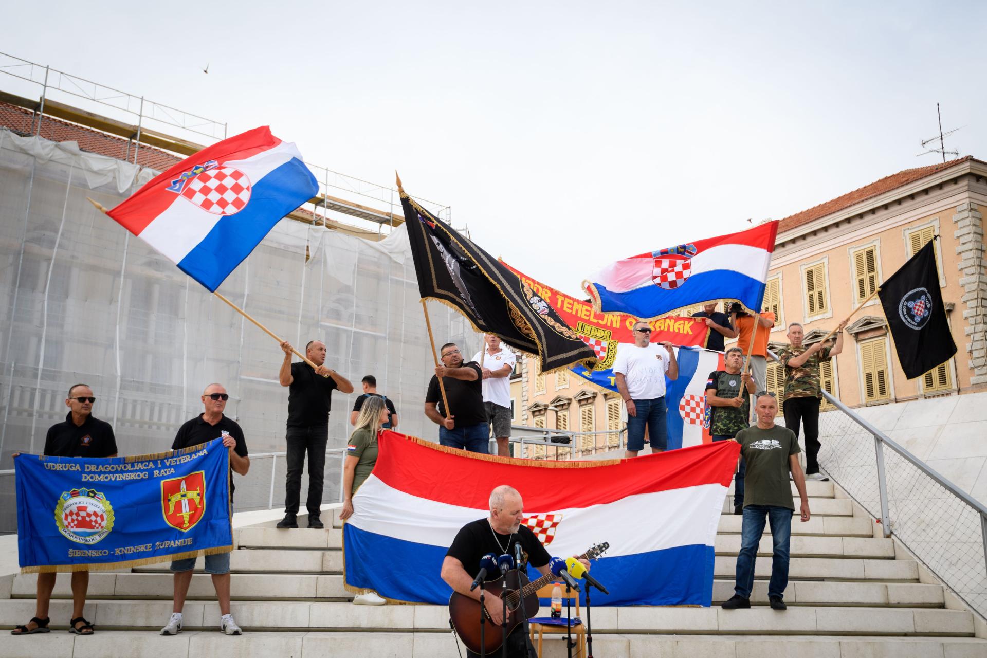 Nedjelja u Šibeniku u znaku prosvjeda branitelja: ‘Ponovno se moramo boriti za svoj dom, ovaj put riječju‘