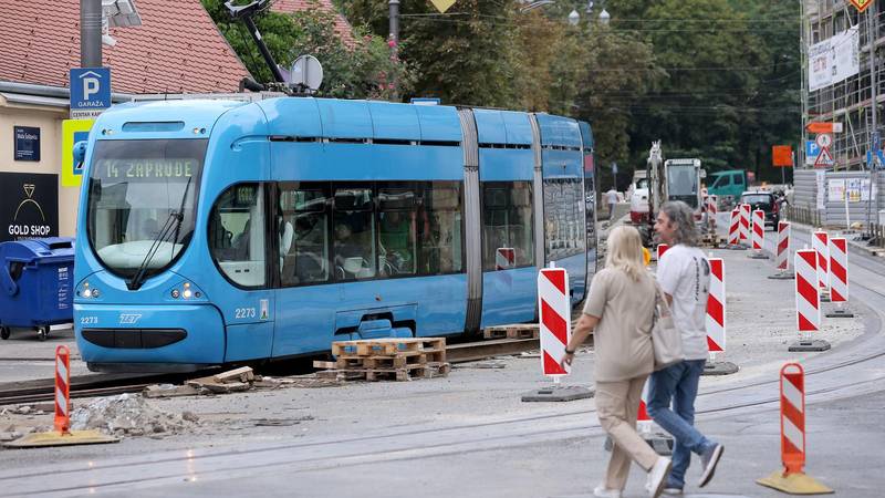 Na Ribnjaku radovi traju, ali tramvaji voze. Od ponedjeljka u Zagrebu i jesenski vozni red