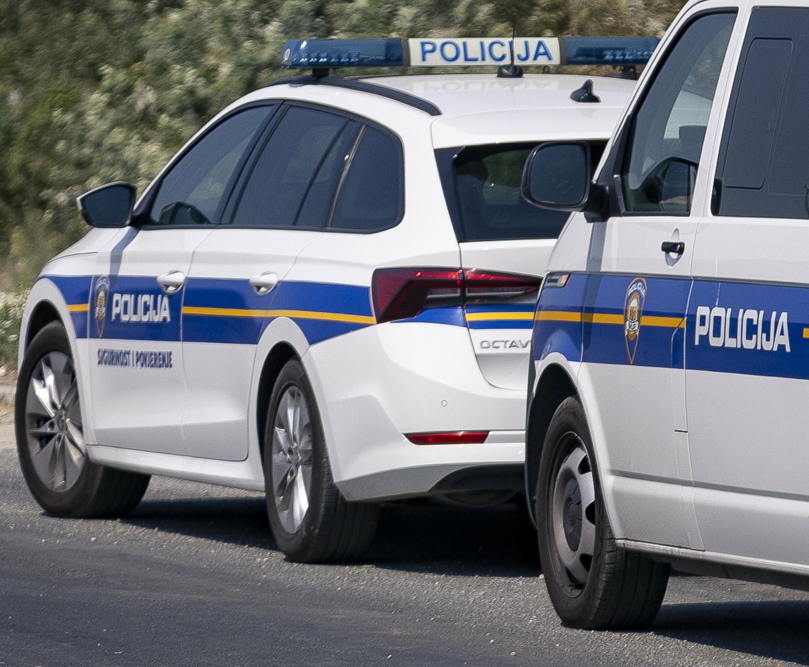 Vozač (48) pod utjecajem alkohola 2,22 promila izazvao prometnu nesreću u kojoj je zadobio teške tjelesne ozljede, prevezen u Opću bolnicu Zadar