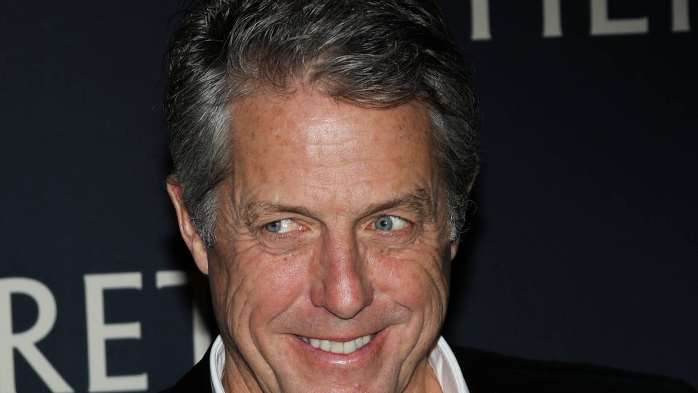 Hugh Grant slavi svoj 65. rođendan: od romantične zvijezde do “Scrotum”