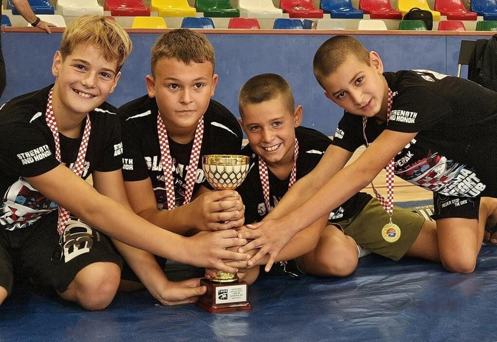 Ekipa Karla Caputa je najbolja. Toma Bilić Gverović, Petar Bračić, Niko Vulanović i Maro Lapačina junaci Hrvačkog kluba Dubrovnik