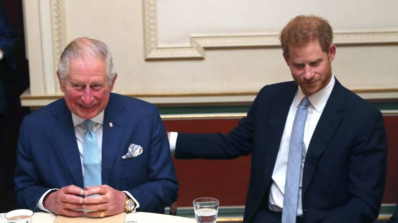 Prvi susret nakon 20 mjeseci! Princ Harry sastao se  s kraljem Charlesom: Družili se uz čaj…