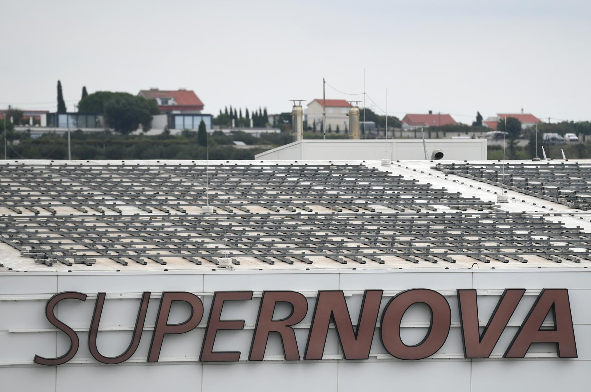 Nestaje najveća gradska elektrana: Supernova Zadar skida solarne panele s krova centra! Evo zašto…