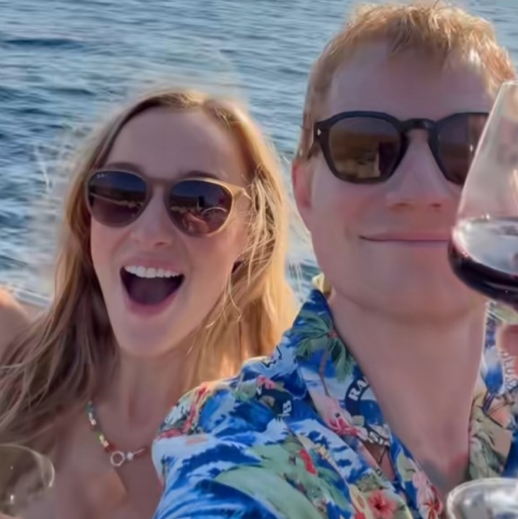 Izašao spot koji je Ed Sheeran snimio u Dalmaciji za zvijezdom ‘Bridgertona‘: pogledajte kadrove Sustipana, Đardina…