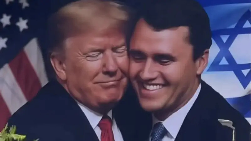 Trump objavio sliku sebe i Kirka sa zastavama SAD-a i Izraela: ‘Svi su voljeli Charlieja’