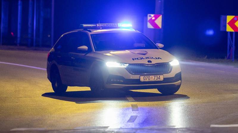 Motociklist poginuo kod Bosiljeva, promet otežan